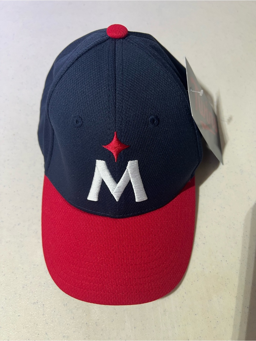 Minnesota Twins MLB Adjustable Navy & Red Embroidered Hat Cap NWT OSFM - Picture 2 of 6